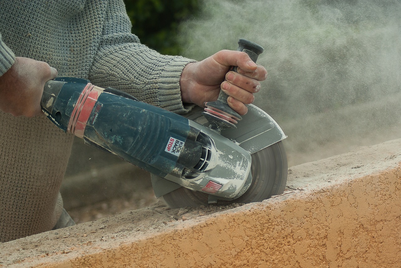 Quelle est la meilleure scie pour couper du béton ? Les outils du bricoleur